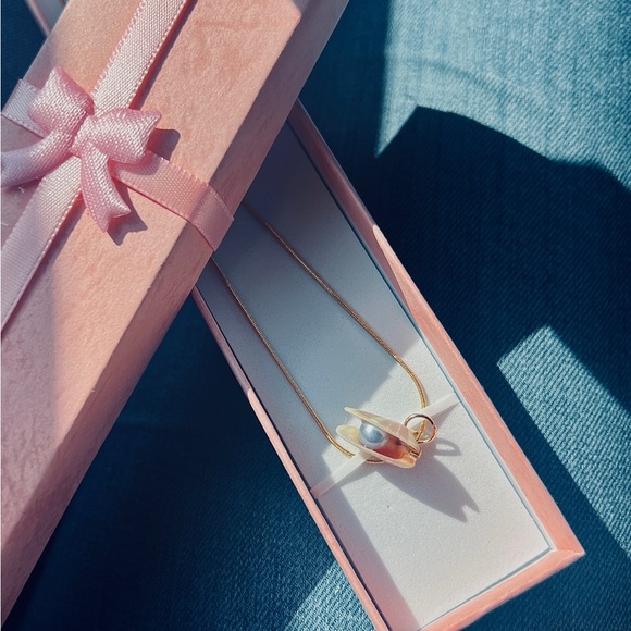 Coquiña shell pendant necklace locket with pearl - Picture 3 of 6